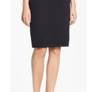 St. John Collection Classic Black Pencil Skirt sz 8